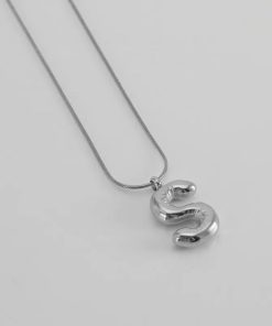 Collar con Inicial de Acero Inoxidable - Letra "S" Plateada